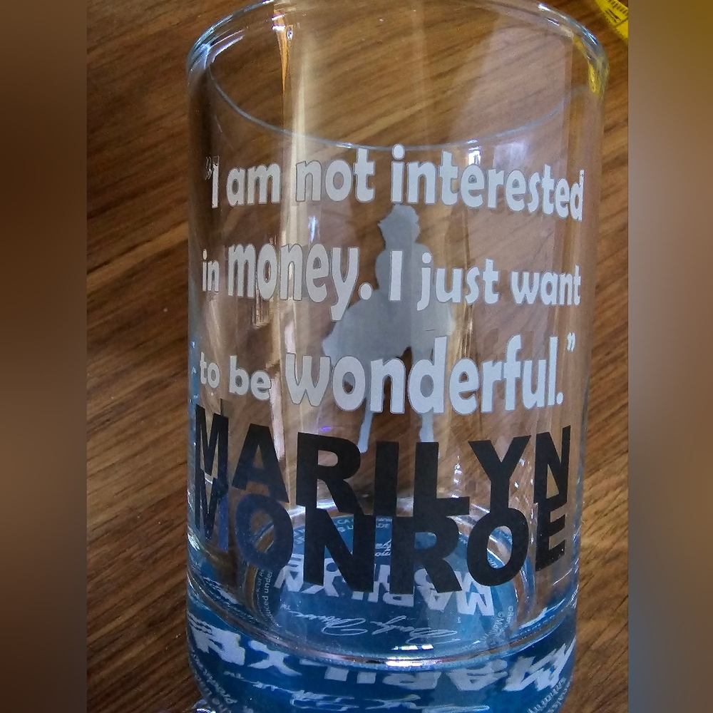 Hollywood California Walk of Fame Coffee Mug & Marilyn Monroe Glass Souvenirs - Picture 5 of 6